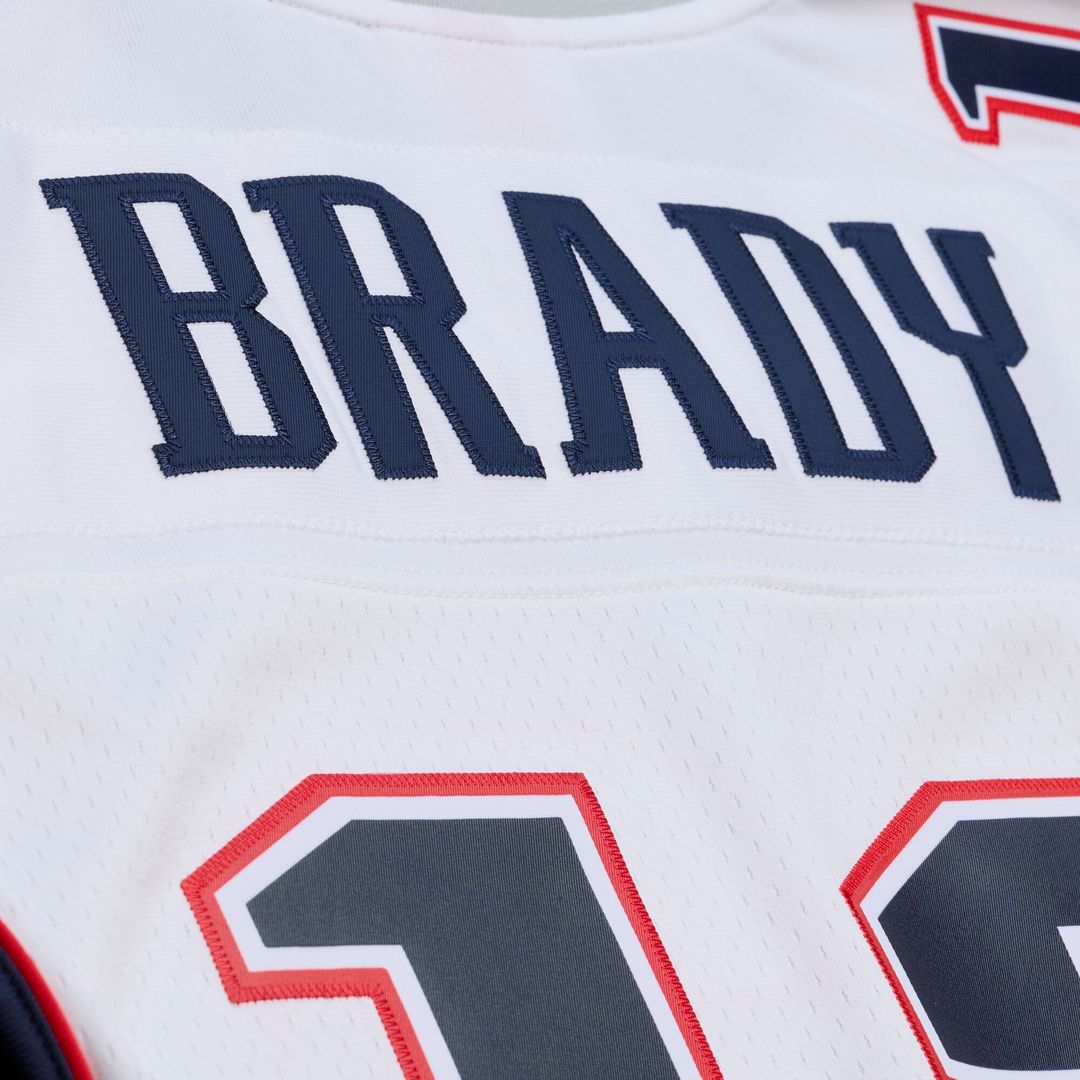 Tom Brady New England Patriots Mitchell & Ness White 2000 Legacy Replica Jersey