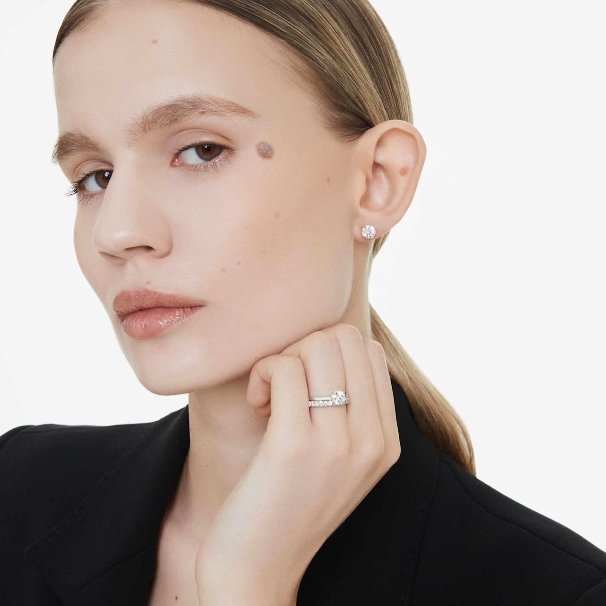 Swarovski Eternity Lab-grown diamonds 1 ct tw, Round shape, 14K white gold