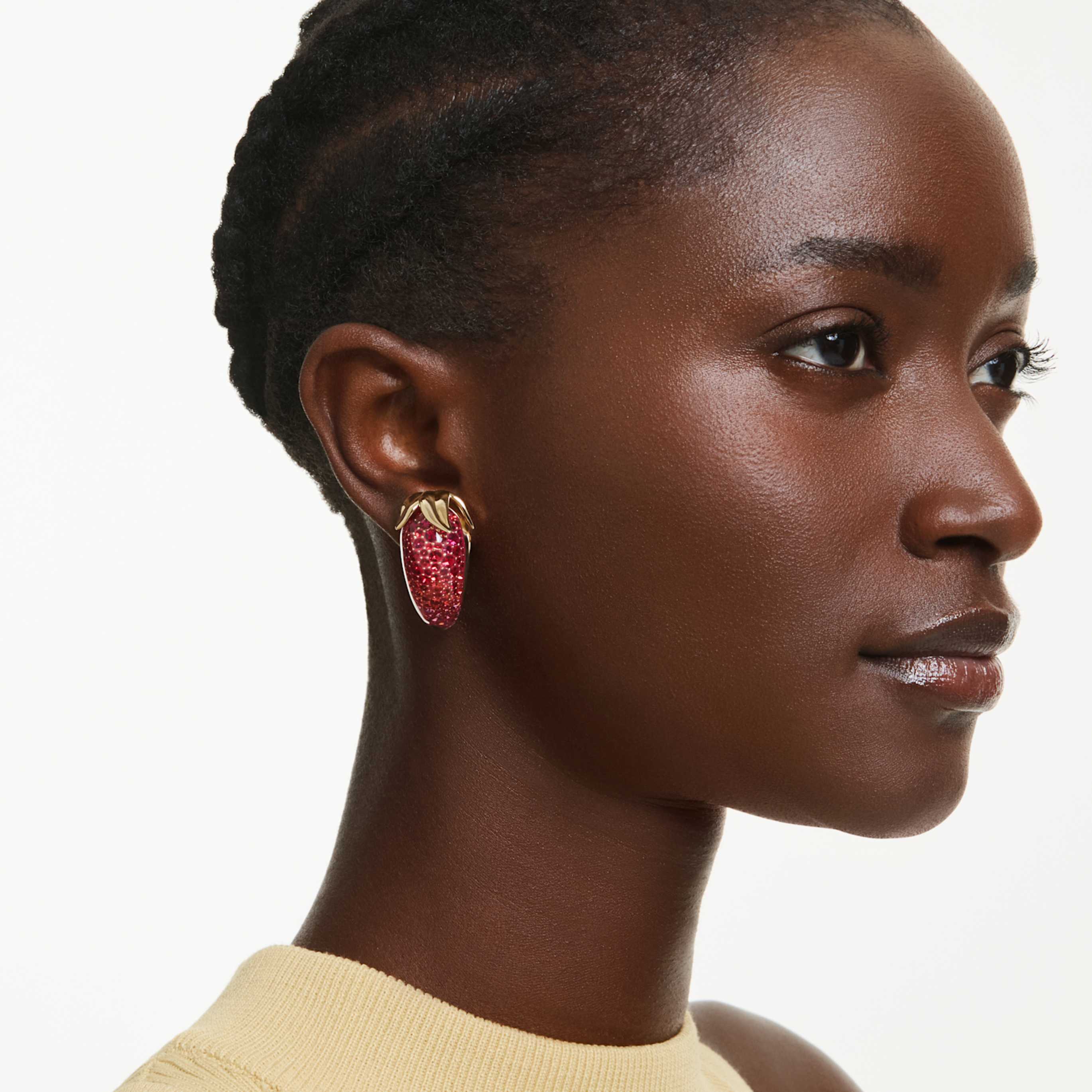 Swarovski Idyllia clip earrings Red, 18K gold finish