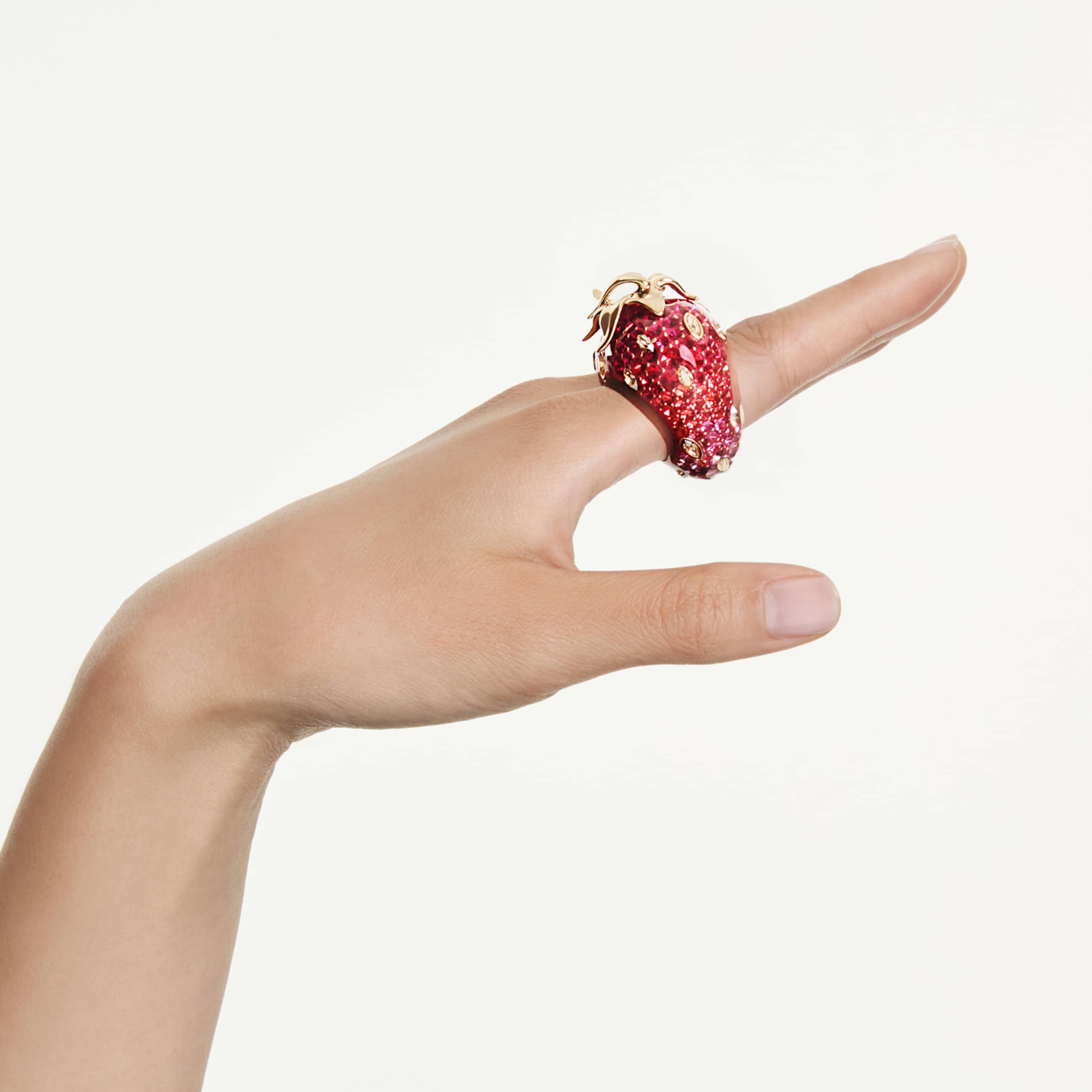 Swarovski Idyllia motif ring Mixed cuts, Strawberry, Red, 18K gold finish