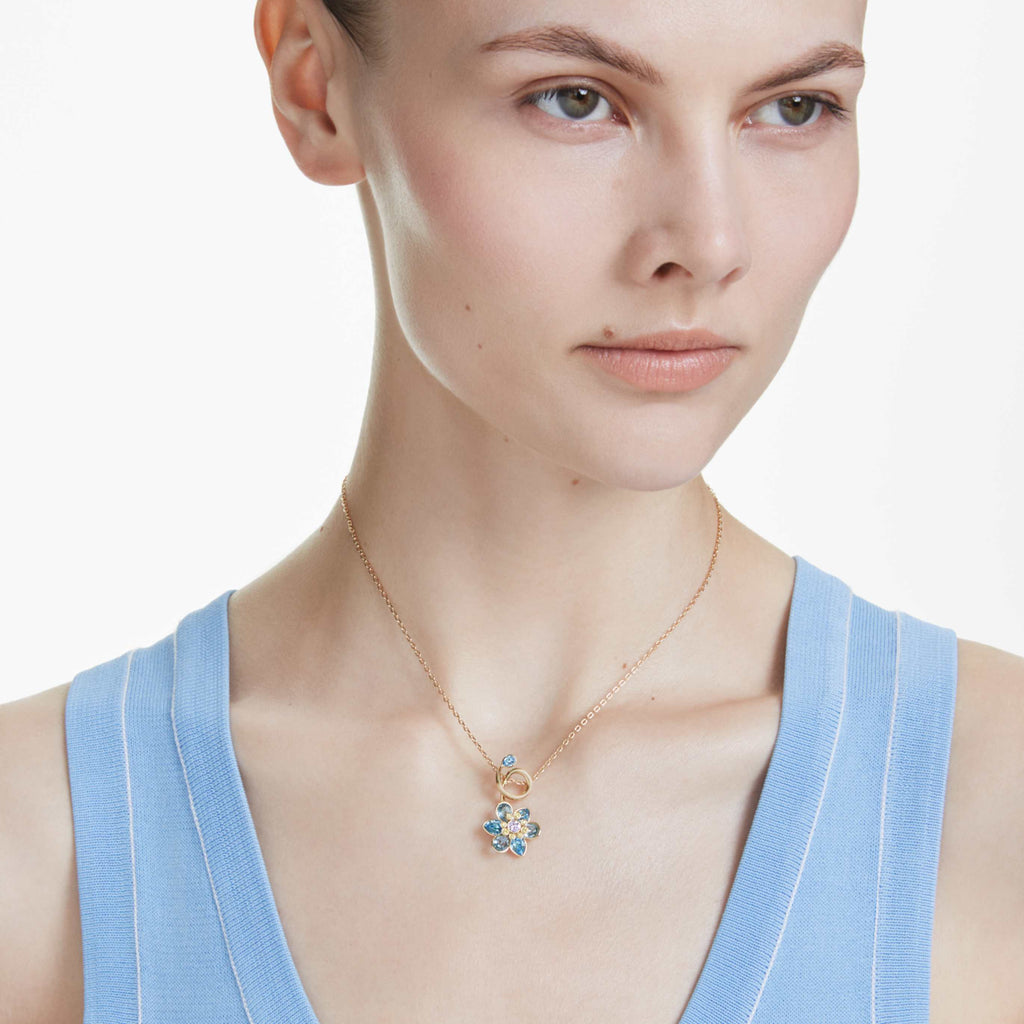 Swarovski Idyllia pendant Mixed cuts, Flower, Blue, 18K gold finish