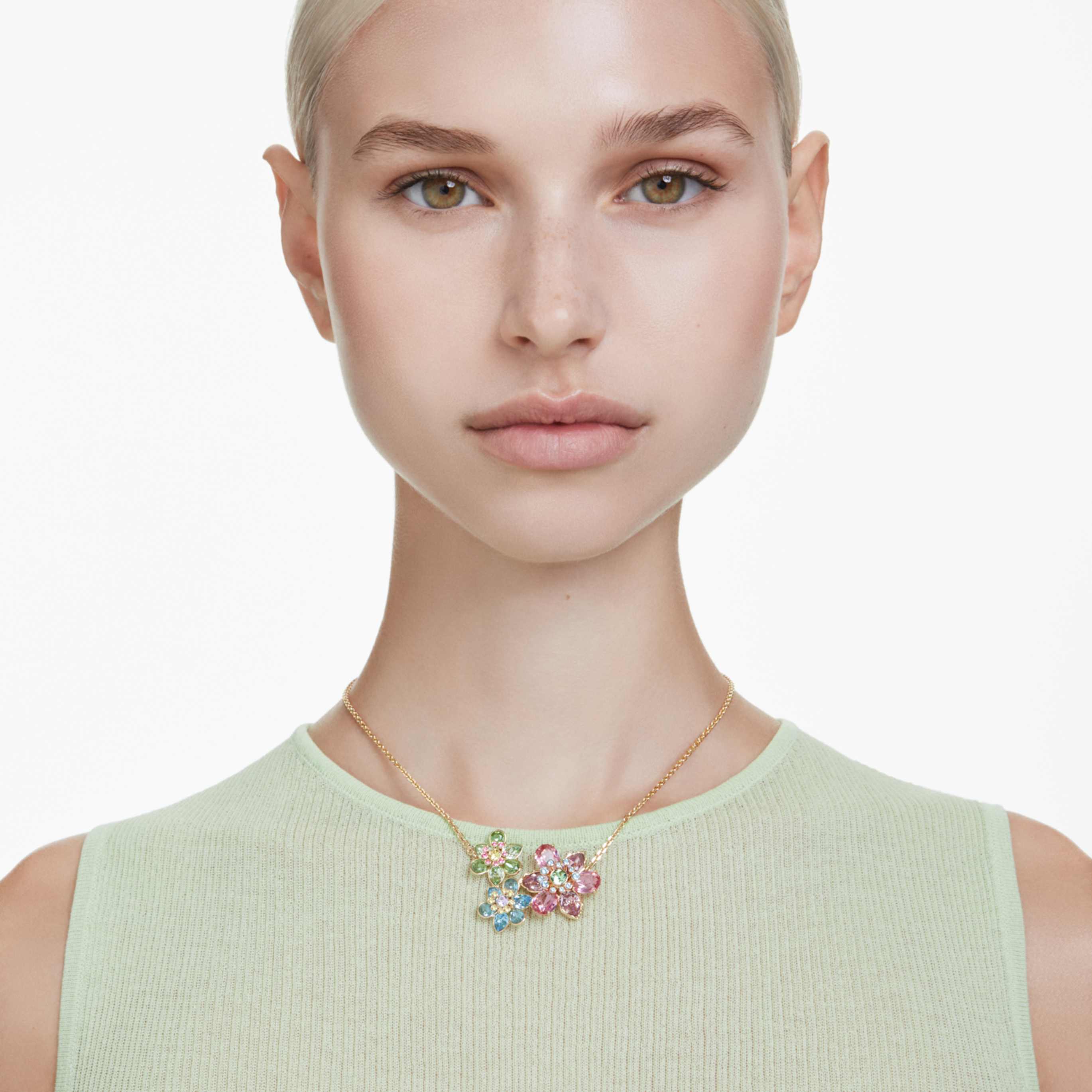 Swarovski Idyllia pendant Mixed cuts, Flower, Multicolored, 18K gold finish