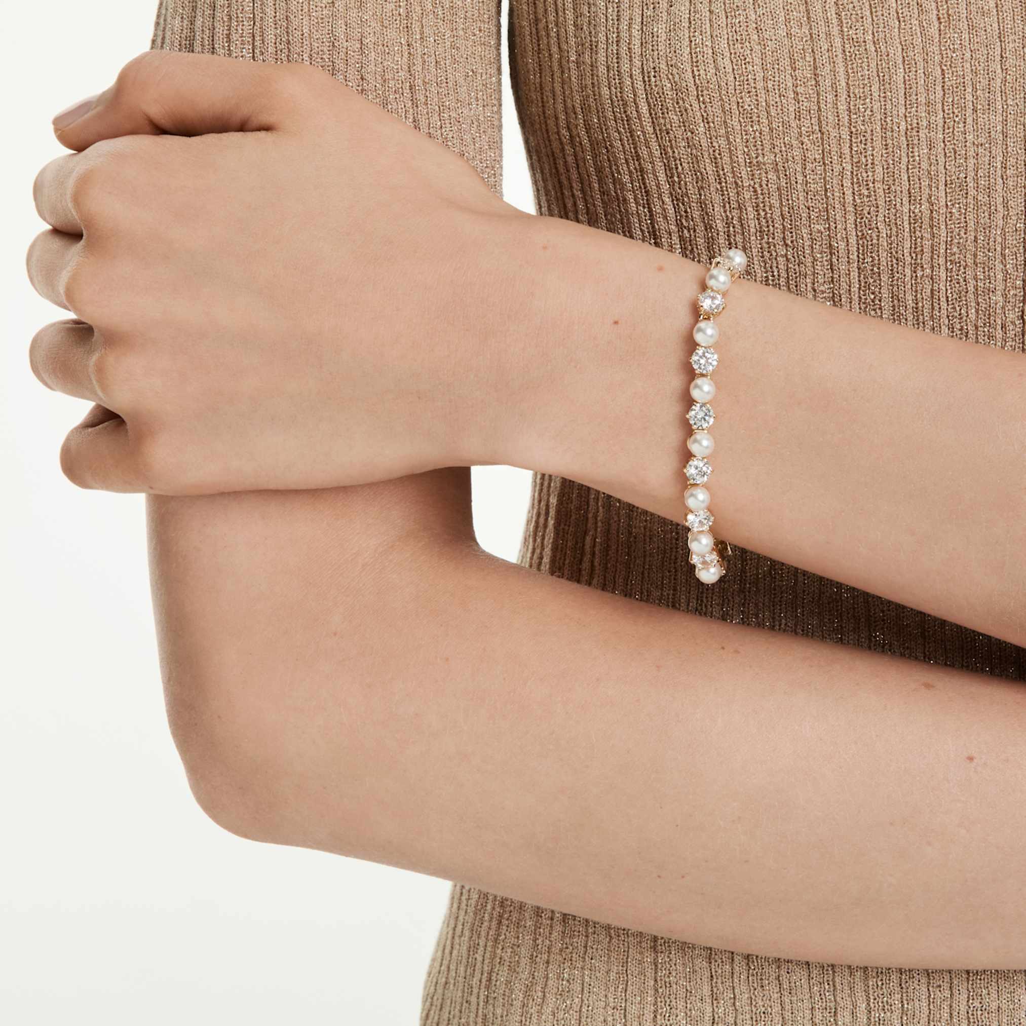 Swarovski Matrix Tennis bracelet Crystal pearl, Round cut, White, 18K gold finish